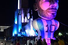 El gigantesco muñeco inflable de Messi. Foto: Télam El gigantesco muñeco inflable de Messi. Foto: Télam