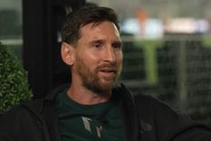 Messi el más humano hasta para tomar vino. Foto: captura de video.&nbsp;