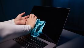 La limpieza de la pantalla de la notebook requiere paños suaves, poca humedad y productos adecuados. La limpieza de la pantalla de la notebook requiere paños suaves, poca humedad y productos adecuados.