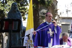 la iglesia aclara que no tiene datos de la dictadura