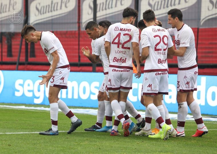 El Granate golea y es líder. Foto: Prensa Lanús