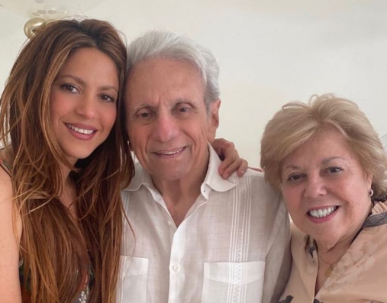 SHAKIRA JUNTO A SUS PADRES Foto: INSTAGRAM @SHAKIRA
