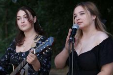 Svitlana Siemieikina y Kristina Spitsyna compartían el amor por la música Foto: BBC