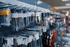 Conocé el verdadero nombre que tiene “el cosito que va dentro del coso” en este diccionario ferretero. Foto: Freepik