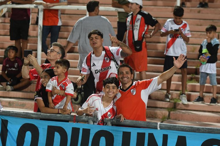 El Millonario siempre juega acompañado. El Millonario siempre juega acompañado.