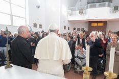 francisco visito por sorpresa un centro para ciegos de roma
