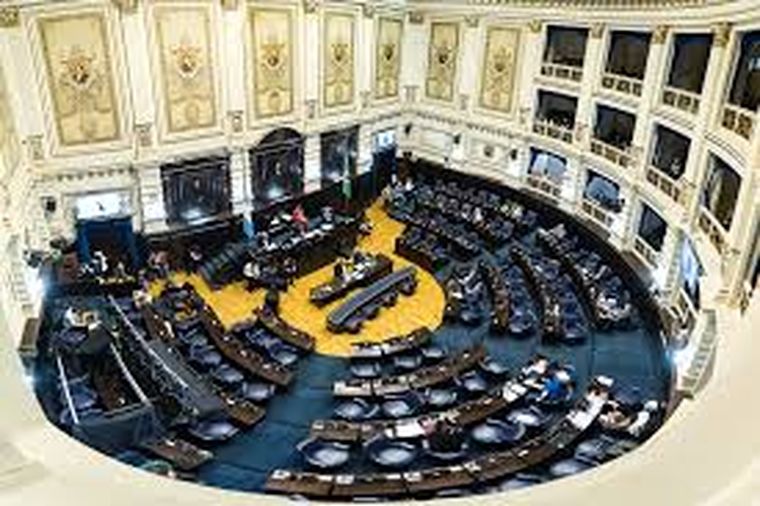 El recinto vacío de la Cámara de Diputados bonaerense es una postal que se extenderá hasta después de las elecciones legislativas nacionales El recinto vacío de la Cámara de Diputados bonaerense es una postal que se extenderá hasta después de las elecciones legislativas nacionales