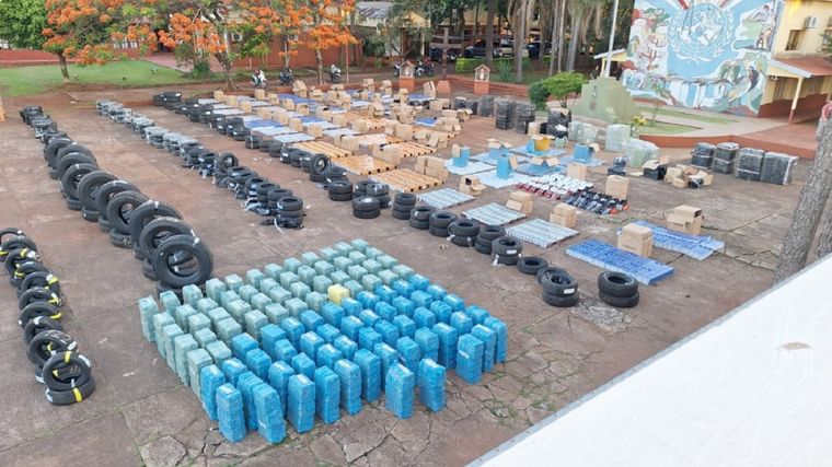 El total de la variada mercadería de contrabando decomisada en el operativo. Foto: Gendarmería Nacional
