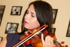 La temporada de Jessica Hindman con la orquesta falsa la condujo a problemas de drogadicción y de salud mental.