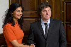 Gita Gopinath, la número dos del FMI llegó esta semana al país y se reunió con el ministro Caputo y el presidente Milei Foto: X Oficina del presidente Javier Milei