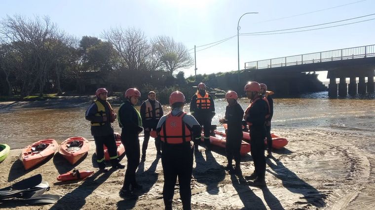 Se investiga si el cuerpo pertenece a uno de los cinco pescadores desaparecidos desde el 14 de junio.