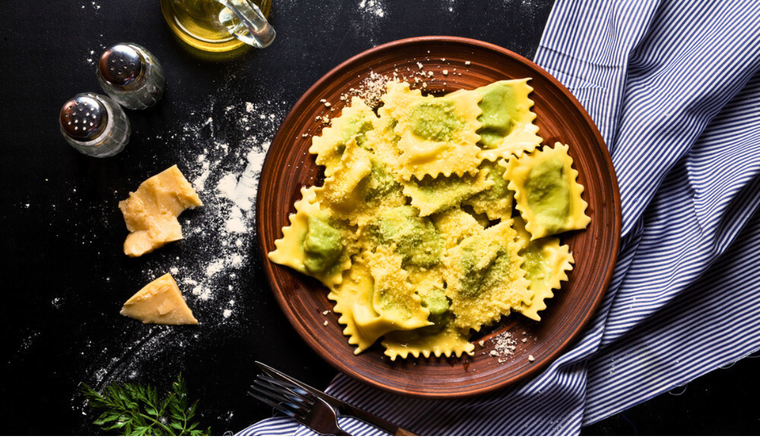 Cómo preparar raviolis de ricotta y espinacas desde cero Foto: Shutterstock