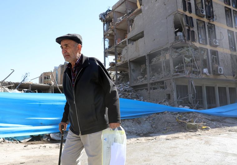 Edificios de viviendas de Teherán completamente en ruinas. Edificios de viviendas de Teherán completamente en ruinas.