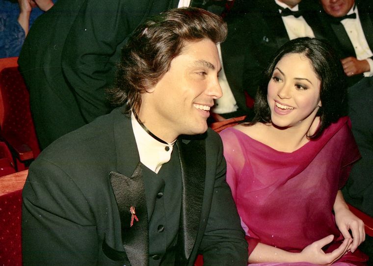 Foto: https://www.univision.com/especiales/premio-lo-nuestro/puro-amor-asi-se-miraban-shakira-y-osvaldo-rios-cuando-eran-novios-y-pique-solo-tenia-diez-anos-fotos