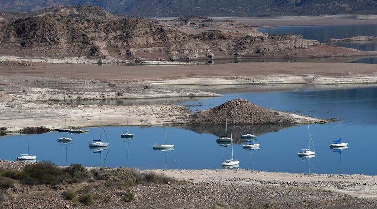 El embalse Potrerillos se encuentra en el nivel más bajo desde que se llenó en 2006