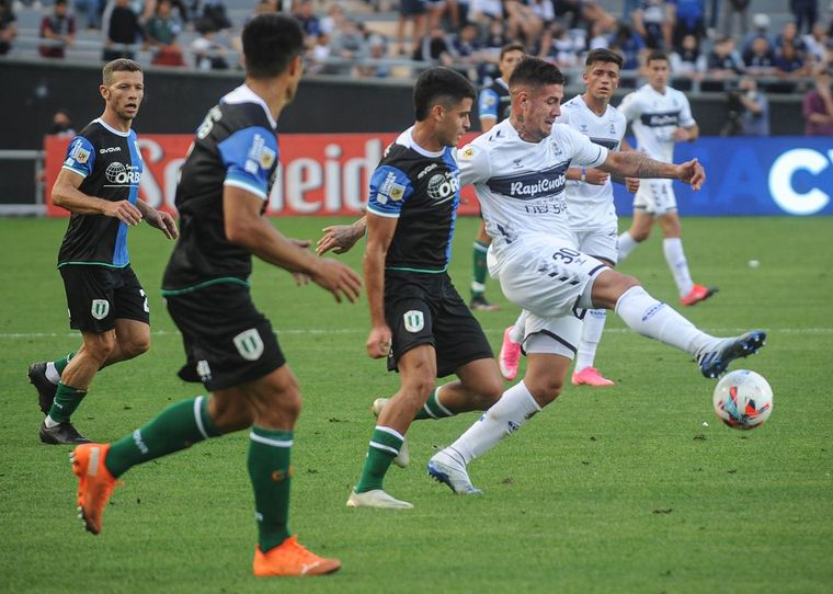 Banfield venció a Gimnasia en La Plata. Foto: Télam
