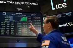 tras los dichos de donald trump, los bonos argentinos se desploman mas de 7%