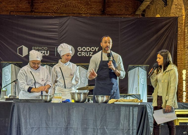 Emprendedores ofrecieron productos únicos y de elaboración artesanal. Emprendedores ofrecieron productos únicos y de elaboración artesanal.