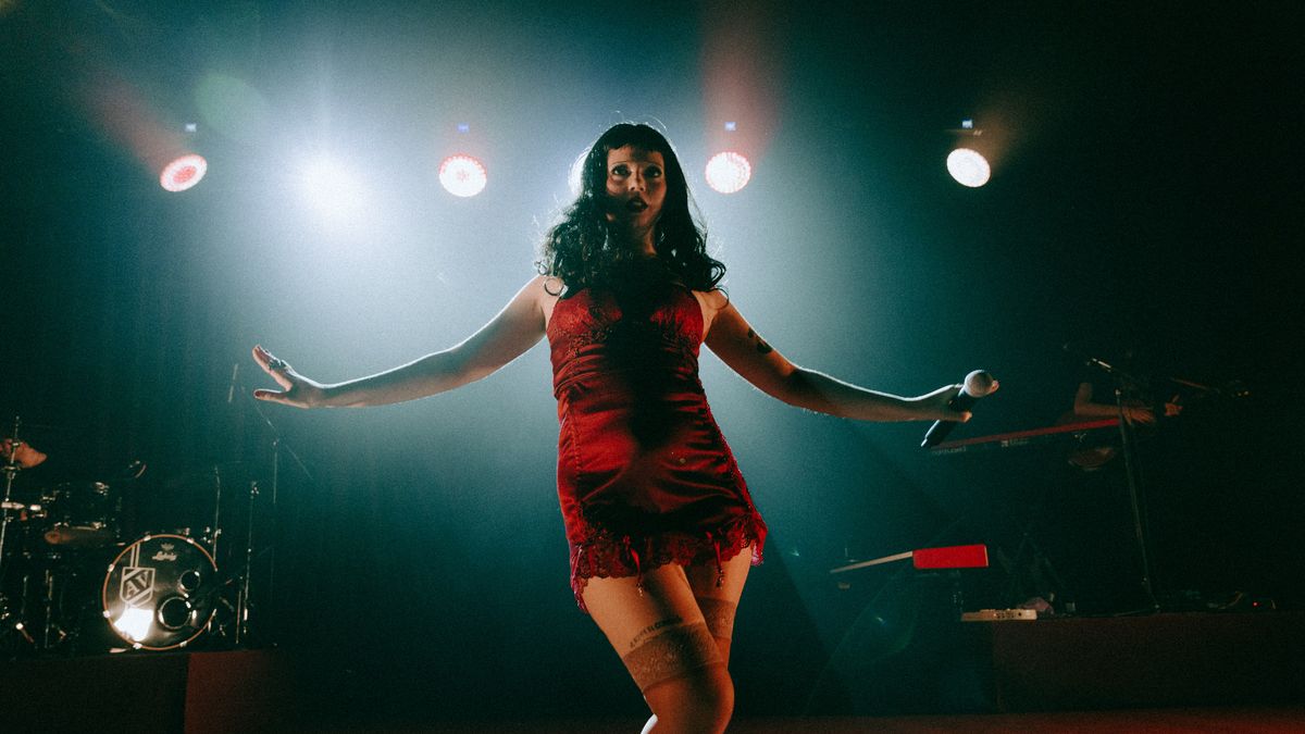 Blair se despidió de la era Bar Scorpios con un show agotado y anticipó su futuro musical