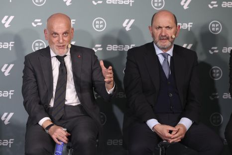 El presidente de LaLiga, Javier Tebas (izquierda), y el presidente de la RFEF, Rafael Louzán. El presidente de LaLiga, Javier Tebas (izquierda), y el presidente de la RFEF, Rafael Louzán.