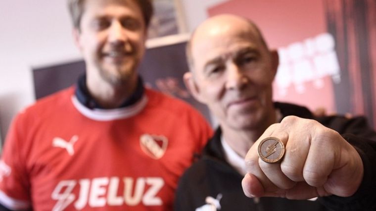 El director dejó un guiño a Independiente en Welcome to Derry. El director dejó un guiño a Independiente en Welcome to Derry.