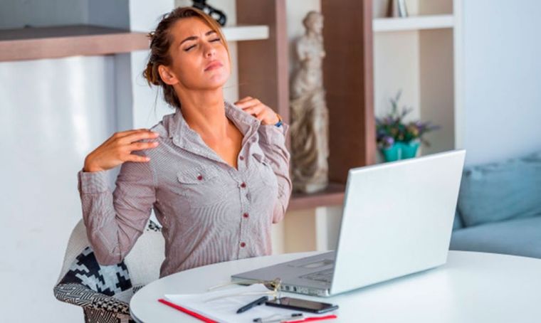 Una buena postura depende del movimiento y más cuando pasas mucho tiempo sentado. Foto: Archivo