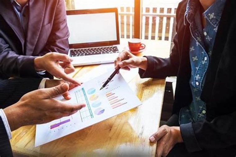 La relevancia de las pequeñas y medianas empresas trasciende lo económico.
