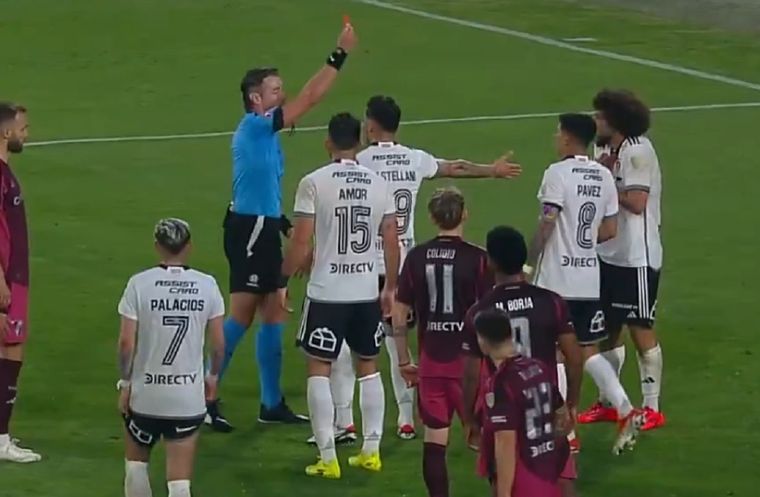 El defensor uruguayo fue expulsado en el partido de ida. Foto: Captura