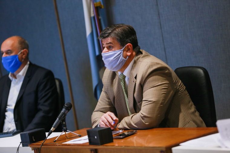 Mario Abed presidiendo una sesión del Senado bajo el nuevo formato.