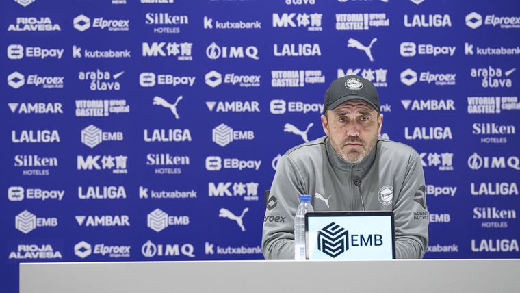 El Chacho Coudet negó cualquier contacto con los dirigentes de River.