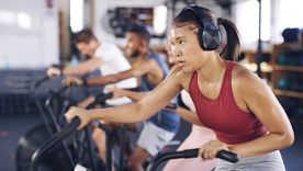 El revelador estudio que confirmó la relación entre la música y el rendimiento positivo en el entrenamiento. El revelador estudio que confirmó la relación entre la música y el rendimiento positivo en el entrenamiento.