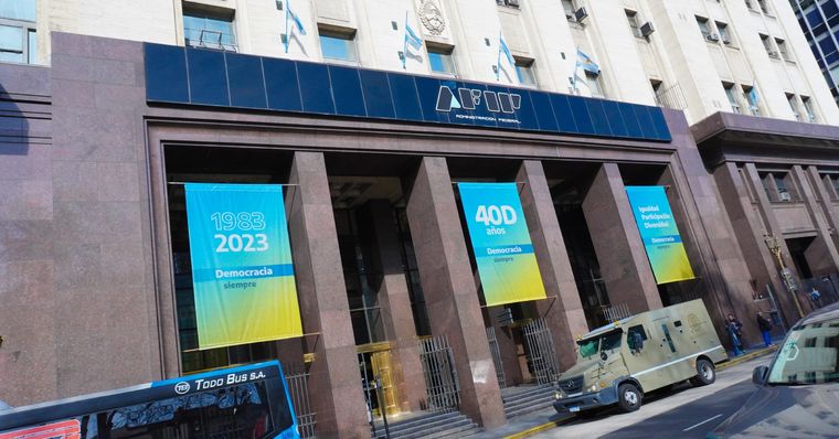 Los créditos para quienes tienen monoiributo se tramitan a través de los bancos, no de AFIP Foto: Alí Danna/MDZ