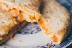 ¡en 5 pasos!: prepara un exquisito pastel de pollo, queso y calabaza