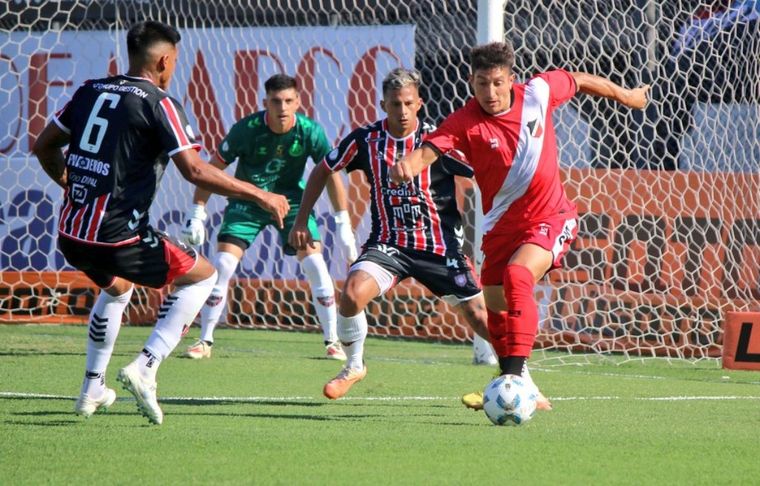 El Cruzado comenzó la Primera Nacional con una derrota ante Chacarita Foto: @Deportivo_Maipu