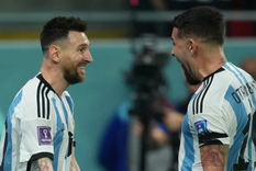 Messi quedó sorprendido ante el nuevo tatuaje de Otamendi Messi quedó sorprendido ante el nuevo tatuaje de Otamendi