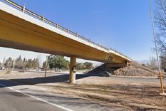 El motociclista sufrió un grave accidente en el Acceso Sur