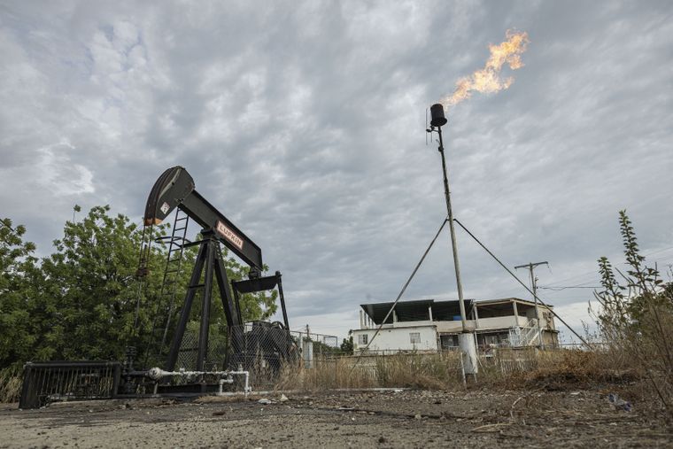 Venezuela reescribe las reglas del petróleo tras la reforma aprobada en el Parlamento, en medio de negociaciones por la venta de crudo.