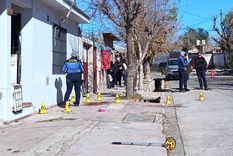 Efectivos policiales trabajaron en el lugar en donde ocurrió el asesinato del hombre de 36 años. Efectivos policiales trabajaron en el lugar en donde ocurrió el asesinato del hombre de 36 años.