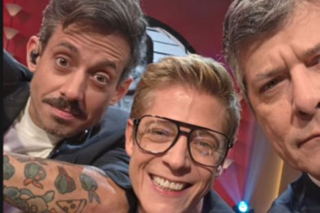 Pergolini y Rada quisieron tomarse una selfie con Dalmau como fanáticos. / Captura Eltrece Pergolini y Rada quisieron tomarse una selfie con Dalmau como fanáticos. / Captura Eltrece