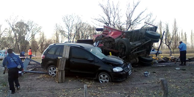 La Suran y el camión que protagonizaron el fatal accidente esta tarde. Foto: Gentileza