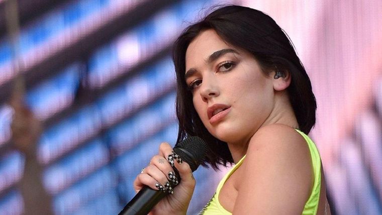 Foto: https://www.sport.es/es/noticias/fuera-de-juego/dua-lipa-publica-video-ella-cantando-hace-diez-anos-7255678