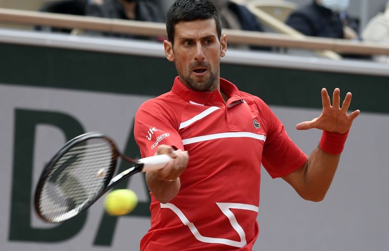 Novak Djokovic Aplastante triunfo de Djokovic para acceder a tercera ronda en Roland Garros Foto: EFE