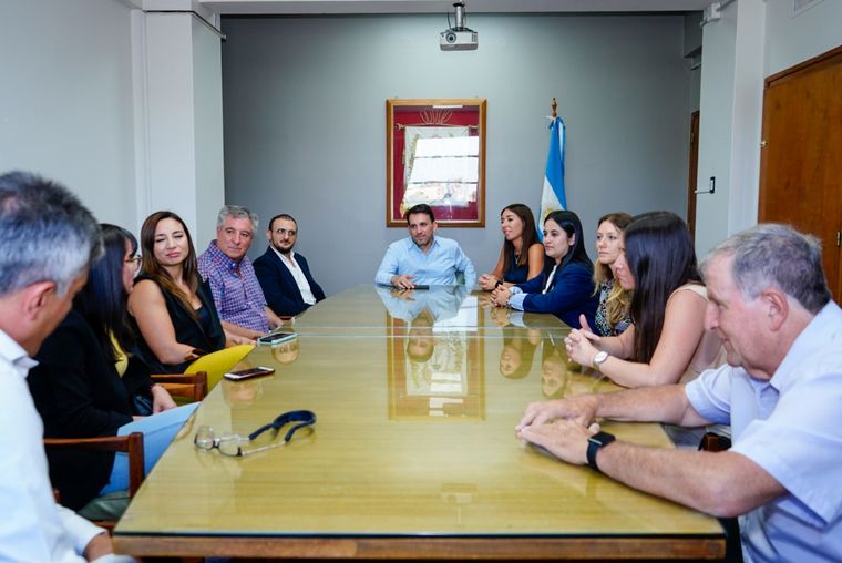 Tadeo García Zalazar junto a su equipo de gestión Foto: Gobierno de Mendoza