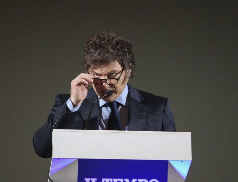 El presidente Javier Milei anticipó que el Gobierno prepara un nuevo DNU 70 para avanzar contra 50 organismos del Estado. Foto: EFE