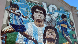 El nuevo mural de Diego Maradona hecho bajo el mosaiquismo tiene 35 metros cuadrados y es el más grande del mundo registrado hecho con esta técnica Foto: Municipalidad de Hernández