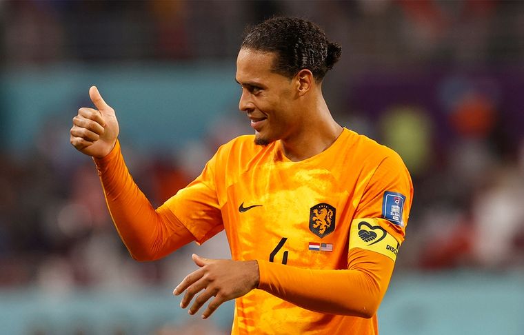 Virgil Van Dijk El defensor neerlandés se refirió al duelo contra Messi y la Selección argentina. Foto: EFE