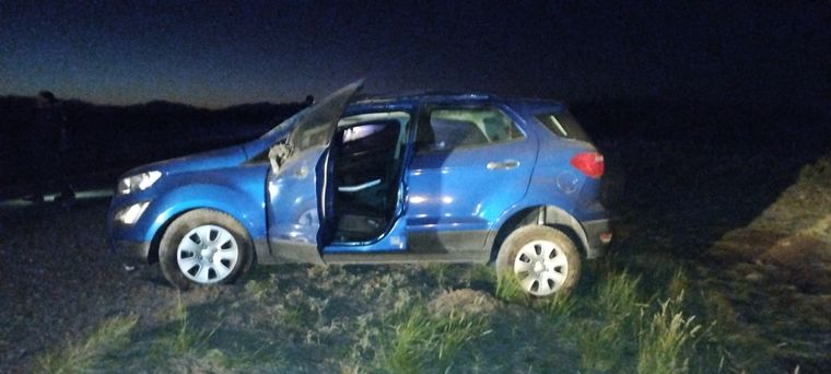 Así quedó el vehículo Toyota Etios en el que se trasladaban los turistas uruguayos Foto: Ministerio de Seguridad de Mendoza