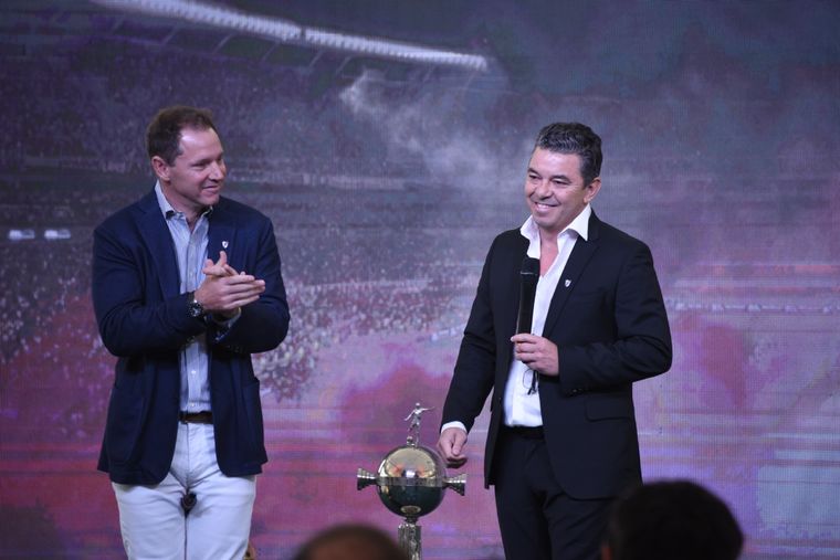 La presentación de Gallardo. Foto: Juan Mateo Aberastain / MDZ