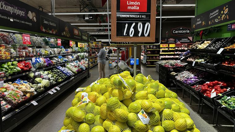 En total, la Anses ofrece descuentos y promociones en 7 supermercados. En total, la Anses ofrece descuentos y promociones en 7 supermercados.