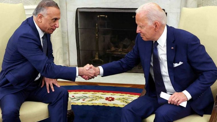 Joe Biden junto al primer ministro iraquí Mustafá al Kazemi, en la Casa Blanca. Foto: Rtve.